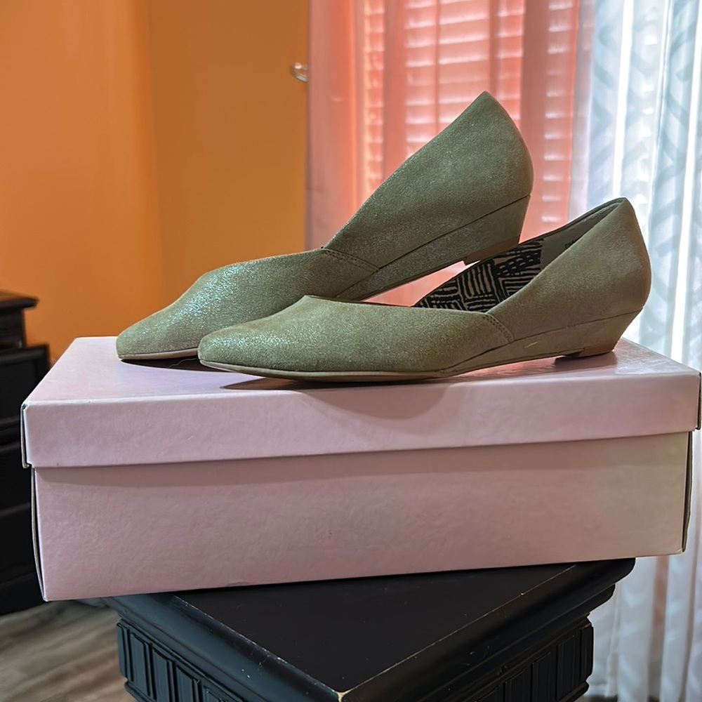 Heeled Ballet Flats